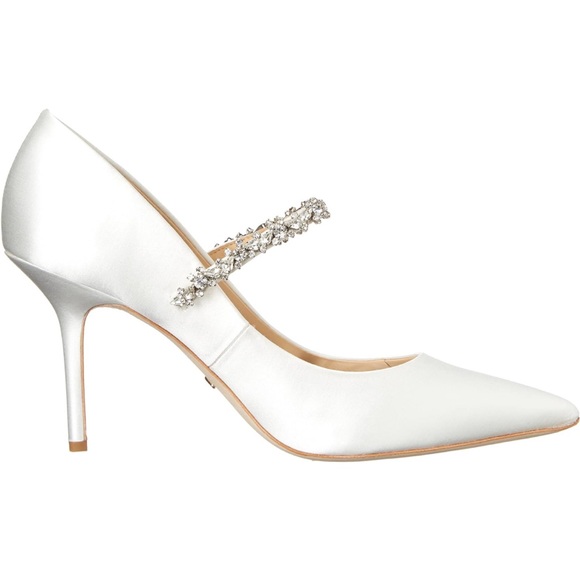 Badgley Mischka Theory Pump in Soft White - Picture 3 of 14
